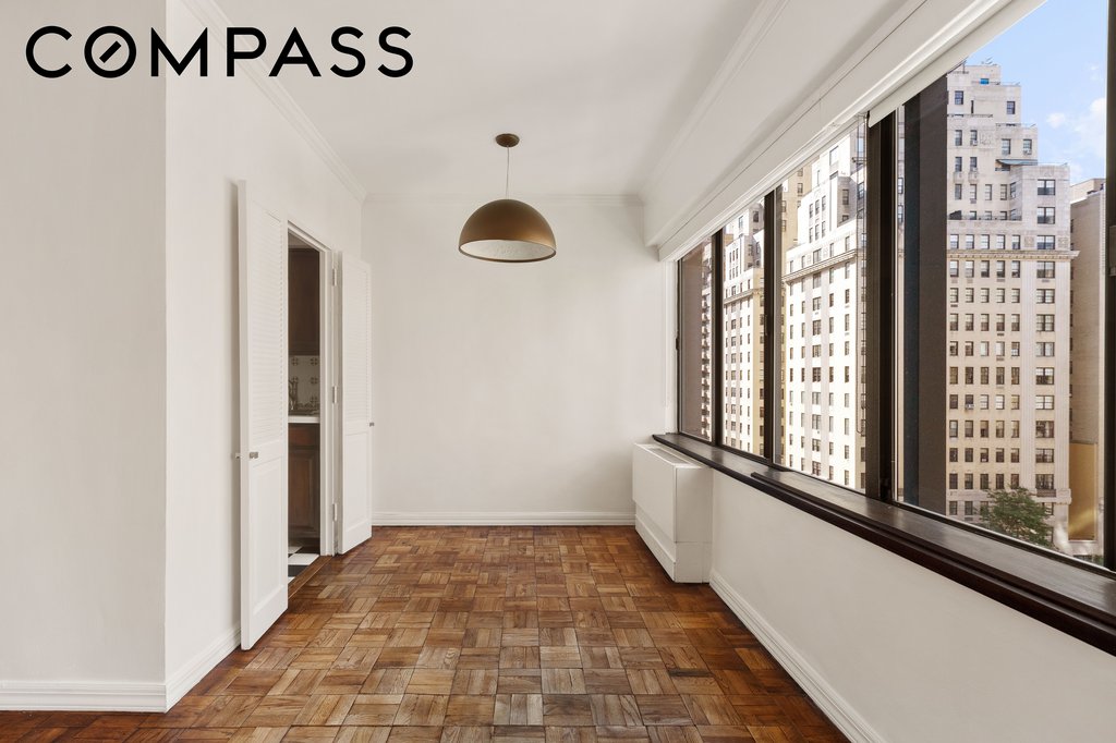 900 Park Avenue, Unit 8D photo 5