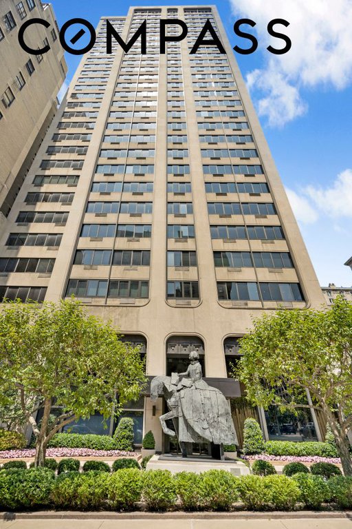 900 Park Avenue, Unit 8D photo 8