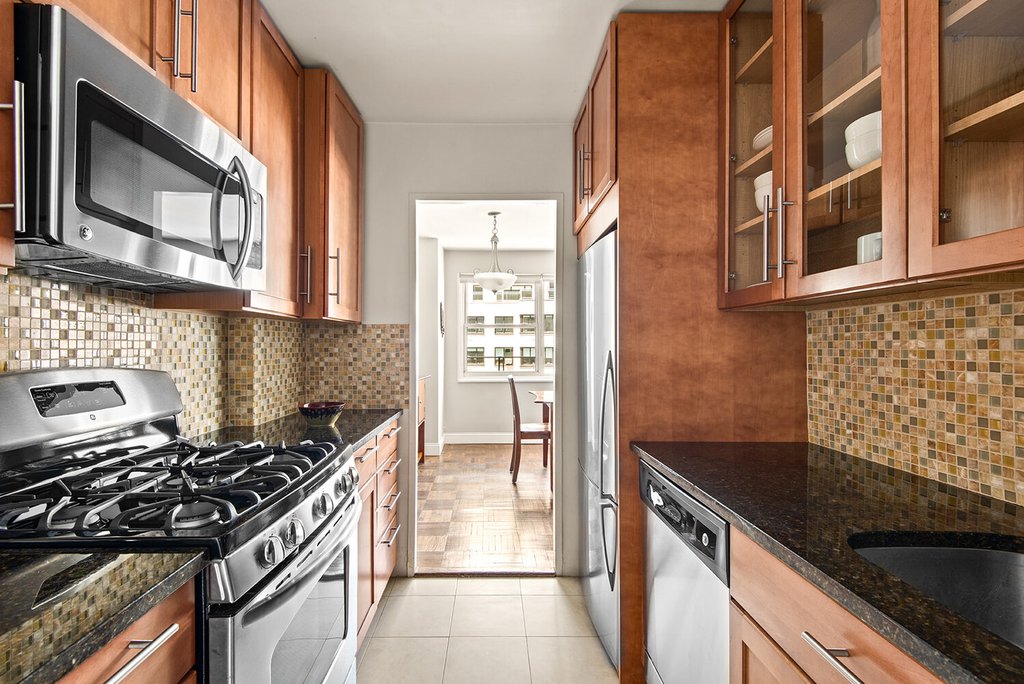 201 East 66th Street, Unit 16B photo 8