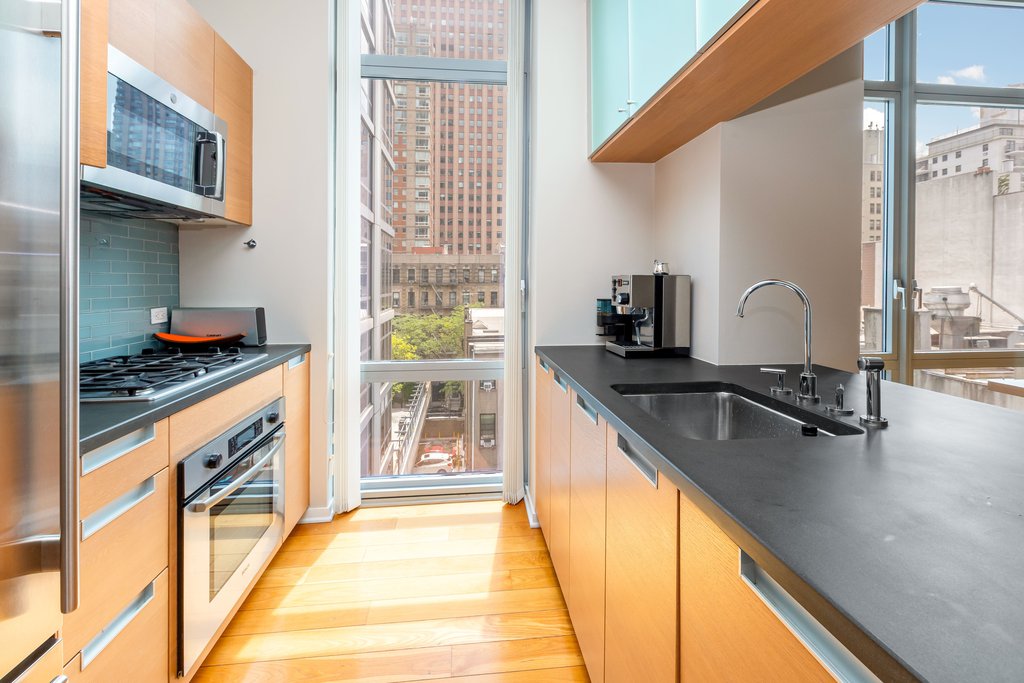 310 West 52nd Street, Unit 6E photo 5