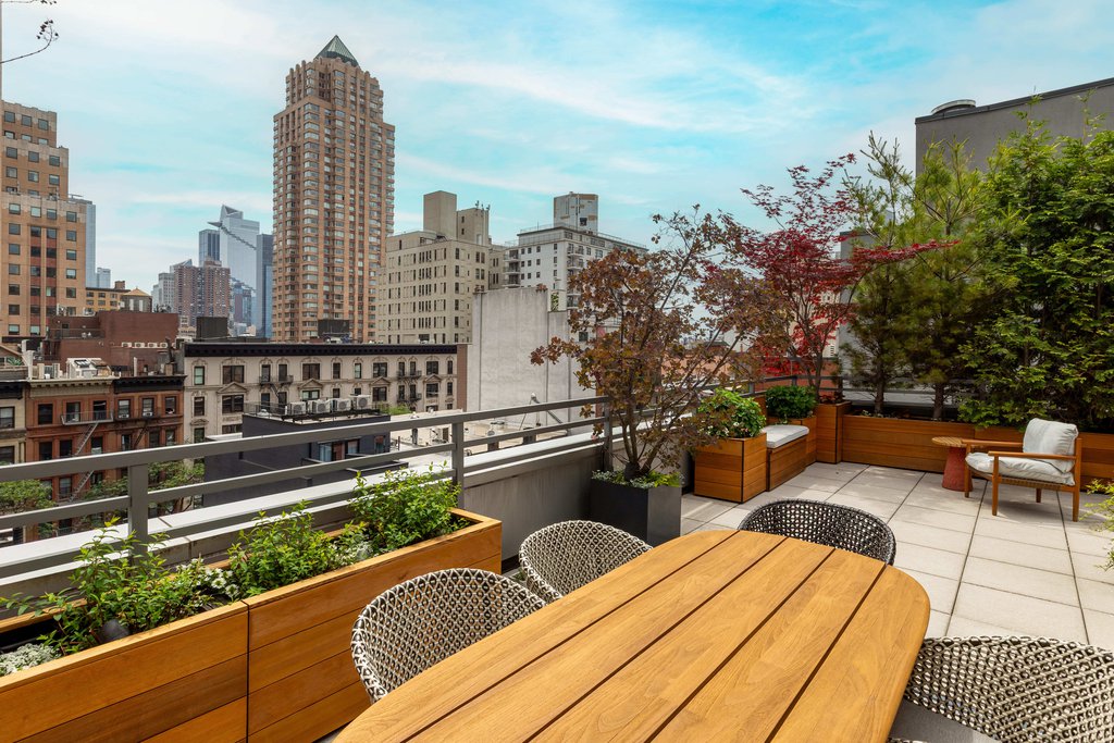 310 West 52nd Street, Unit 6E photo 15