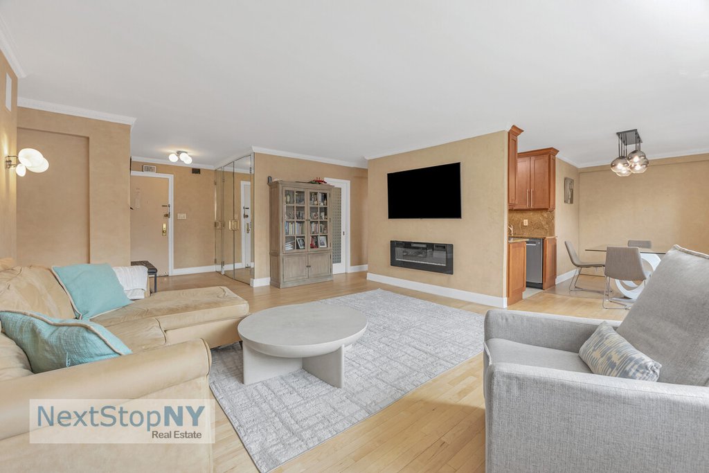 1175 York Avenue, Unit 15LM photo 2