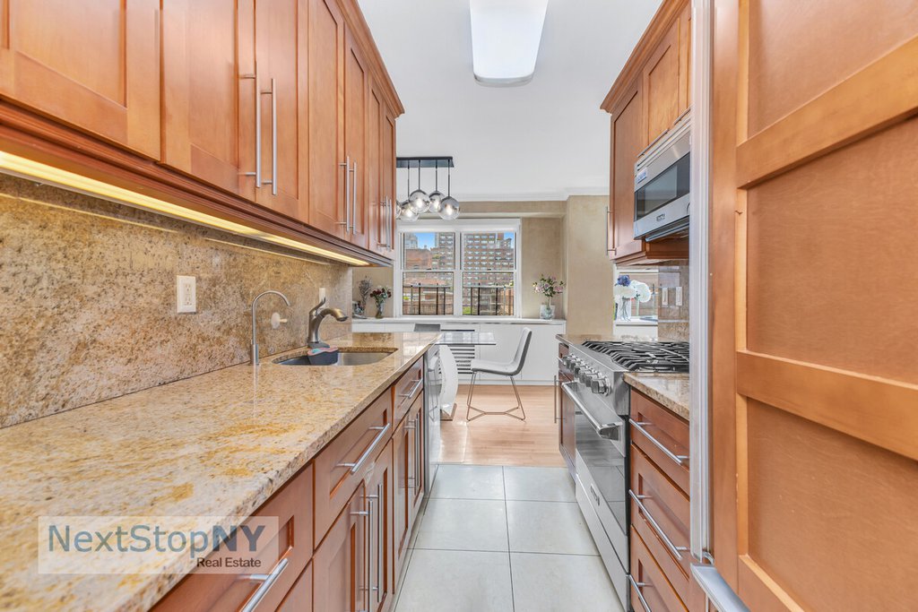 1175 York Avenue, Unit 15LM photo 4