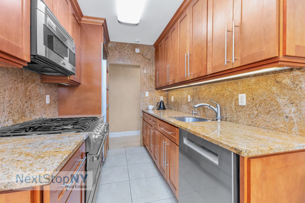 1175 York Avenue, Unit 15LM photo 5