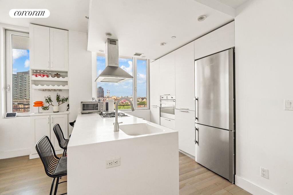 5-19 Borden Avenue, Unit 9J photo 6