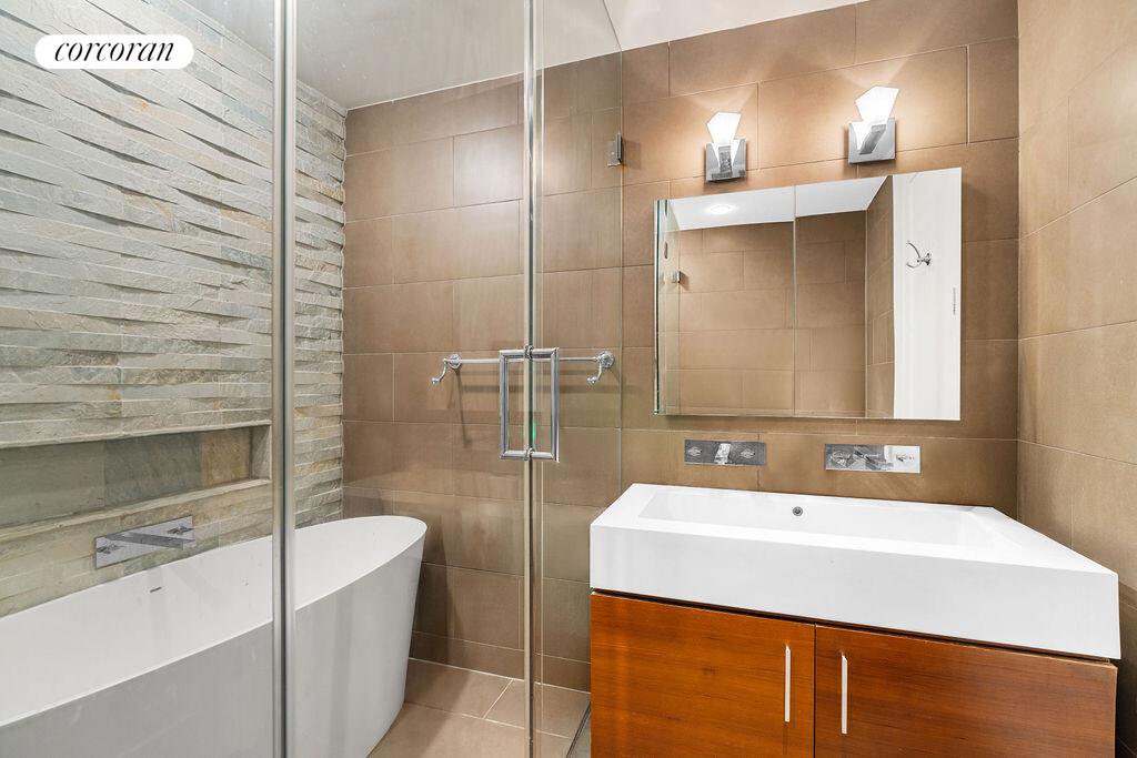 5-19 Borden Avenue, Unit 9J photo 8