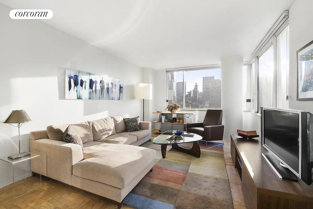 350 West 50th Street, Unit 10E