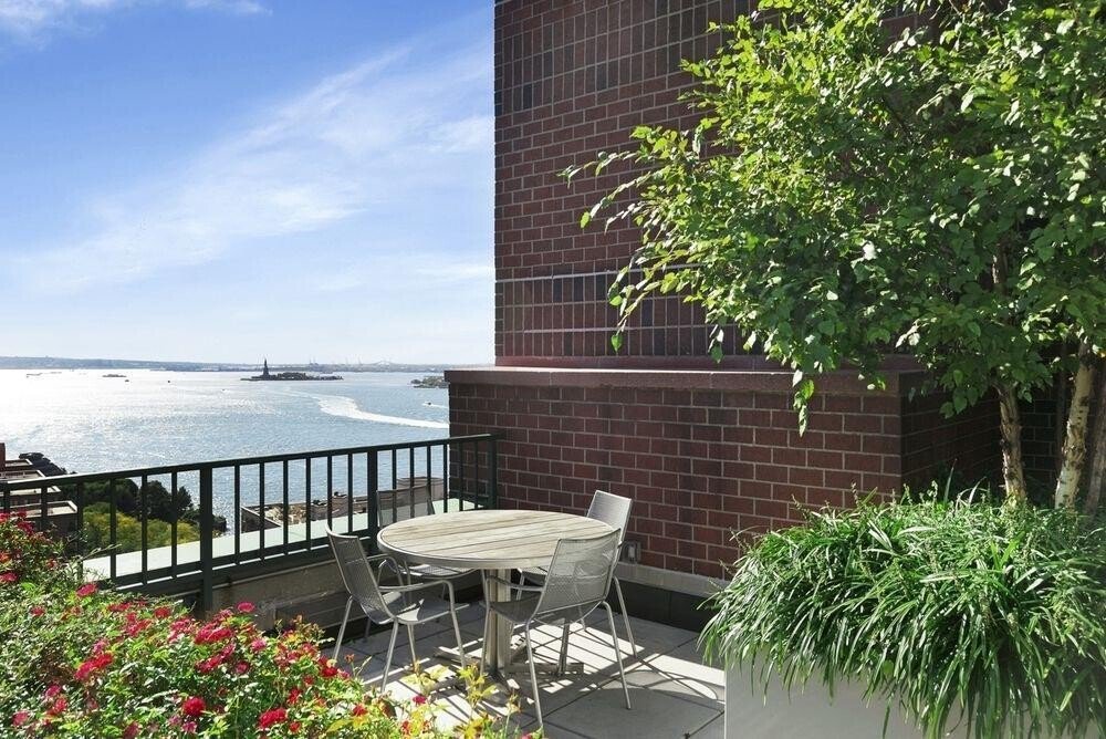 225 Rector Place, Unit 10T photo 16