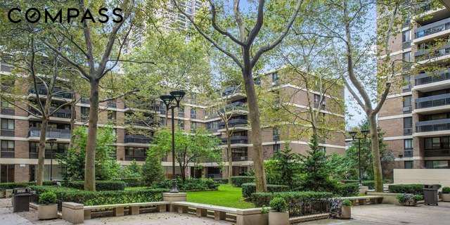 90 Gold Street, Unit 14J photo 8
