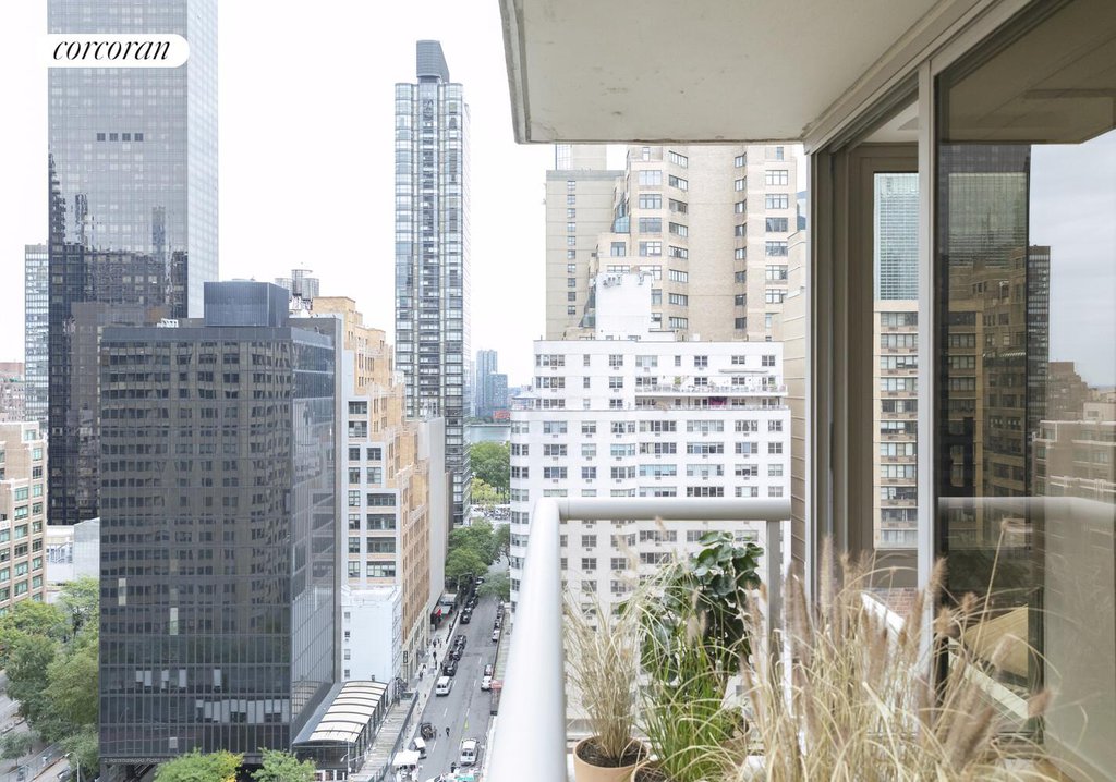 234 East 46th Street, Unit 705 photo 4