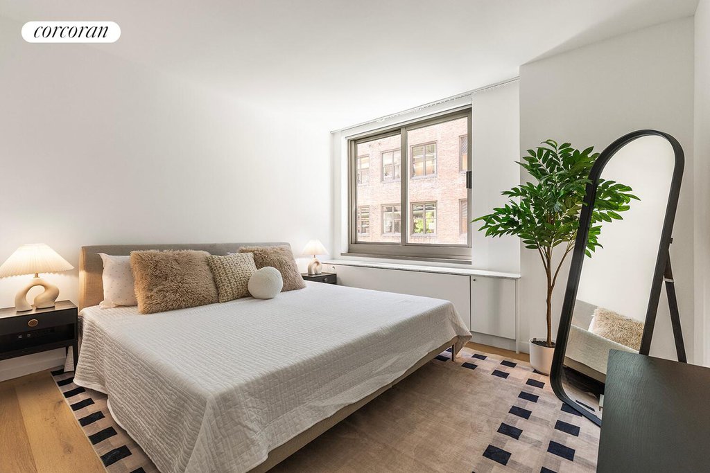 234 East 46th Street, Unit 1101 photo 3