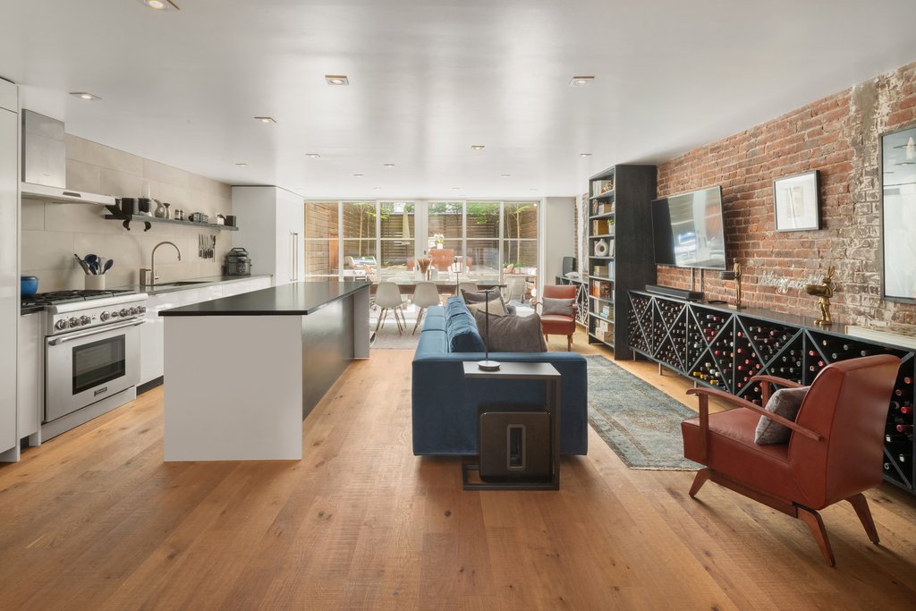 310 East 51st Street, Unit 1 photo 4