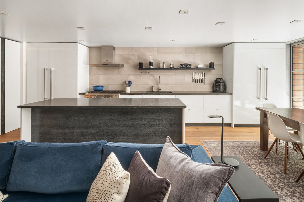 310 East 51st Street, Unit 1 photo 8
