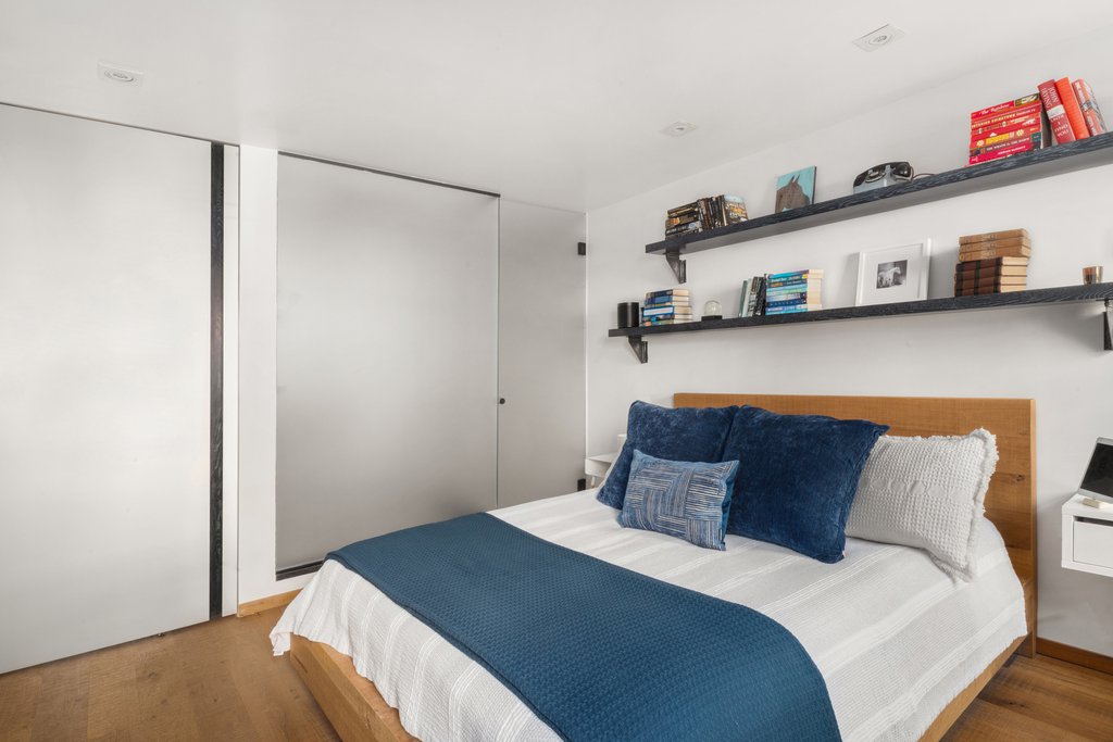 310 East 51st Street, Unit 1 photo 17
