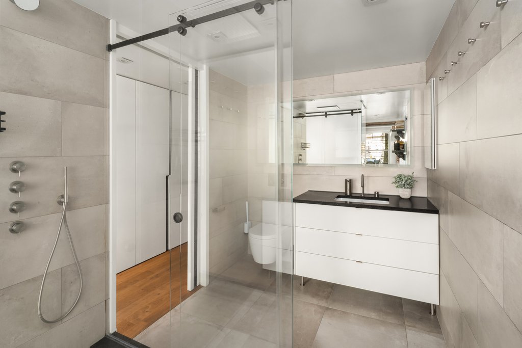 310 East 51st Street, Unit 1 photo 18