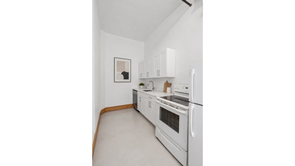 17 Thames Street – For Sale photo 2
