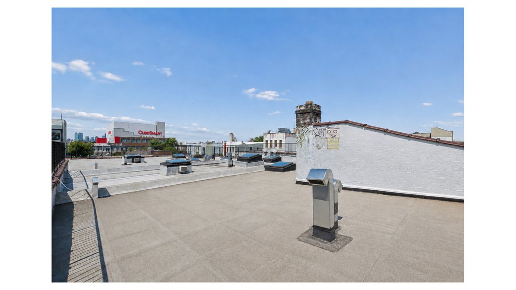 17 Thames Street – For Sale photo 7