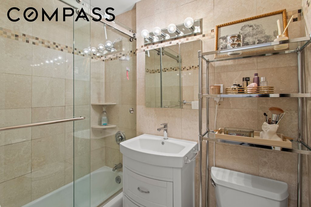 400 East 77th Street, Unit 6C photo 5
