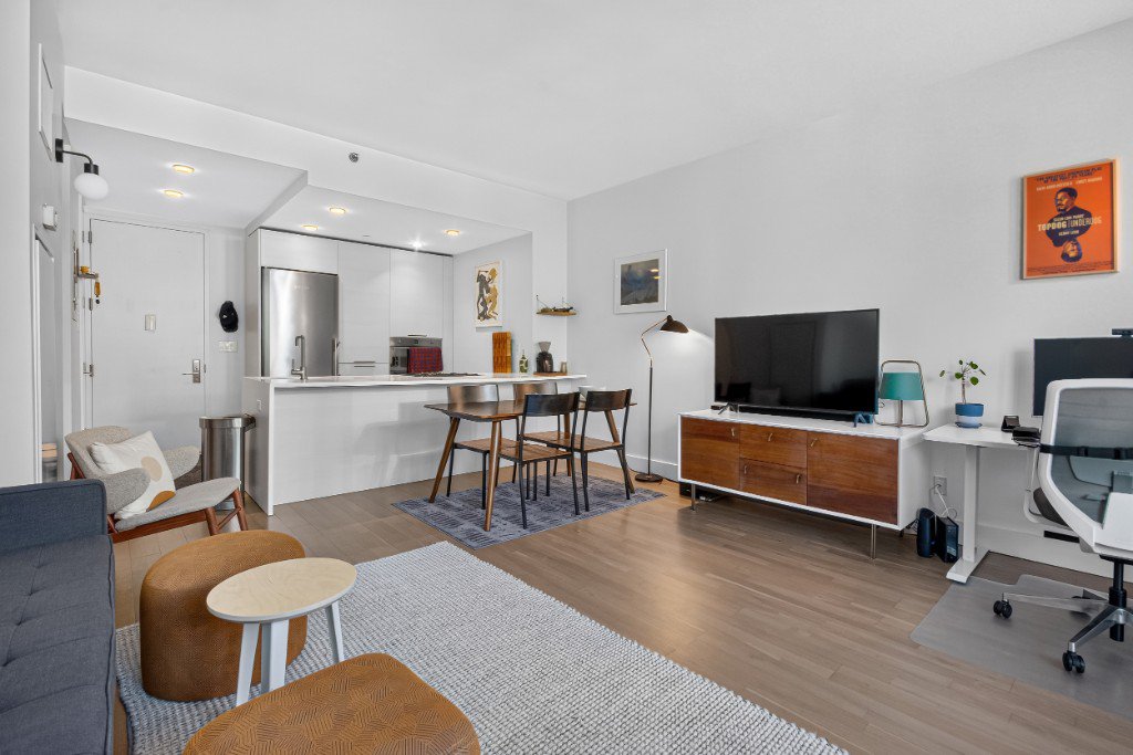 5-19 Borden Avenue, Unit 2C photo 2