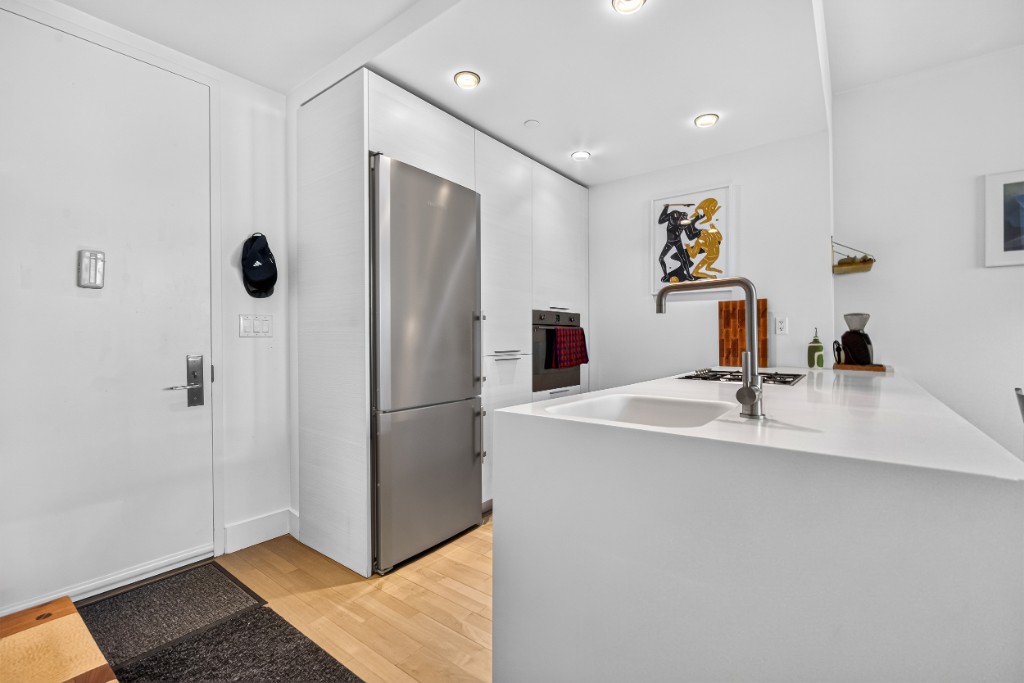5-19 Borden Avenue, Unit 2C photo 9
