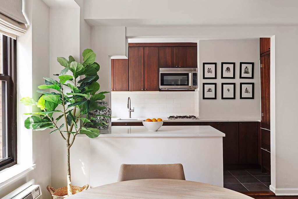 161 West 16th Street, Unit 10H photo 3