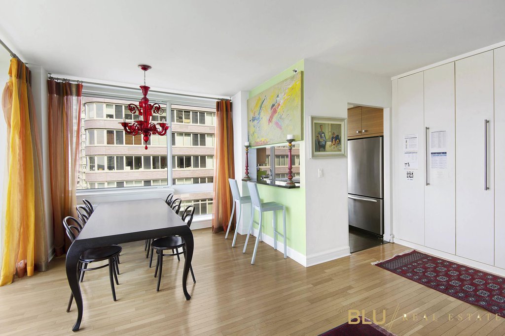 120 Riverside Boulevard, Unit 10E photo 2