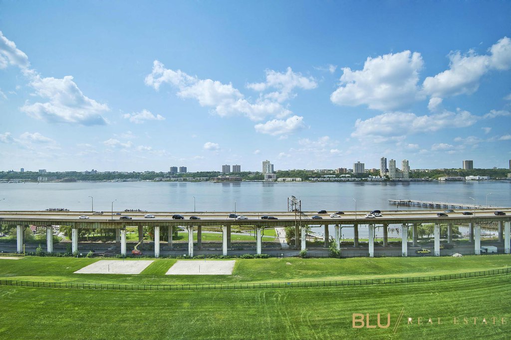 120 Riverside Boulevard, Unit 10E photo 6