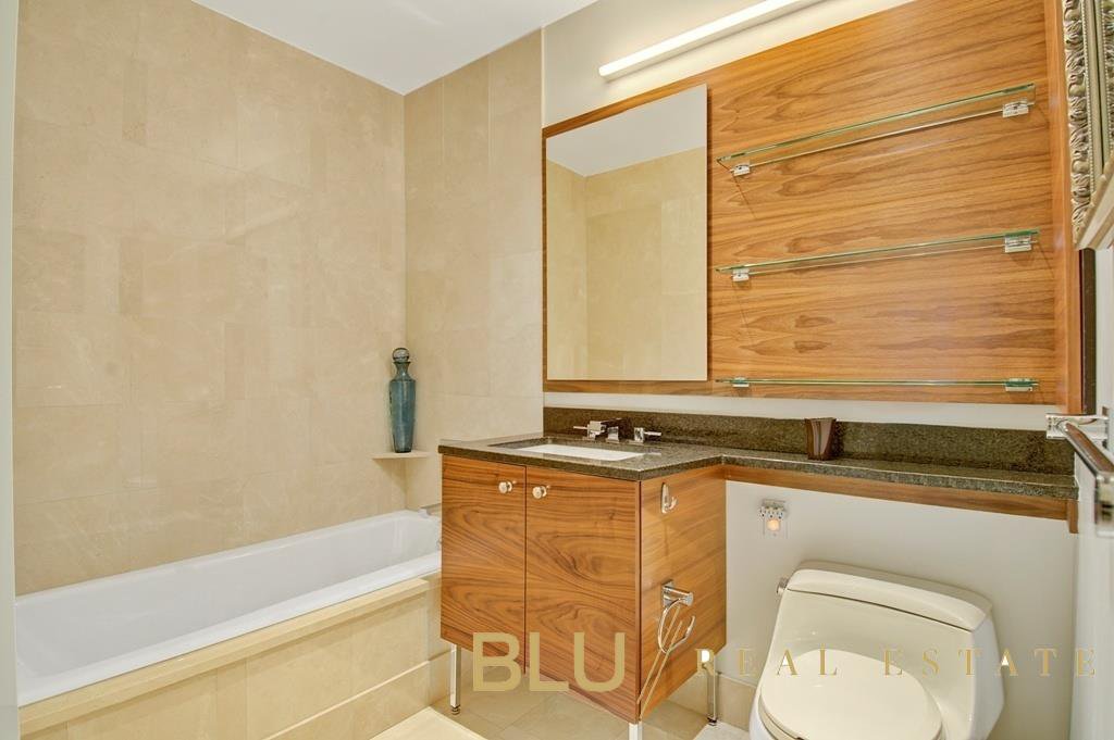 120 Riverside Boulevard, Unit 10E photo 7