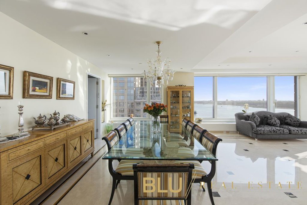 240 Riverside Boulevard, Unit 28BC photo 2