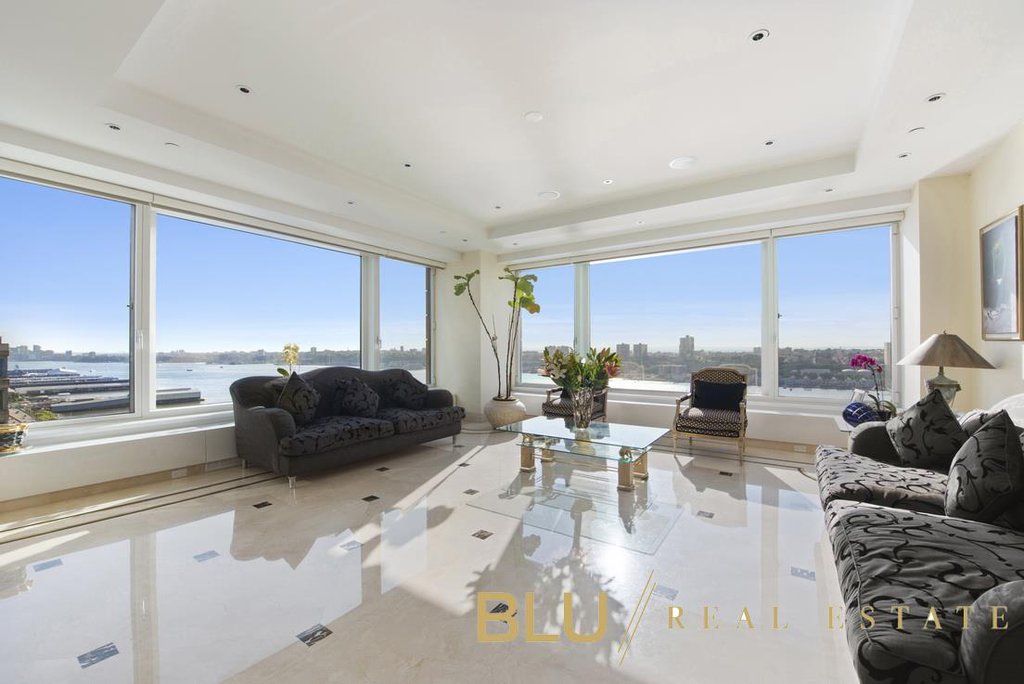 240 Riverside Boulevard, Unit 28BC photo 3
