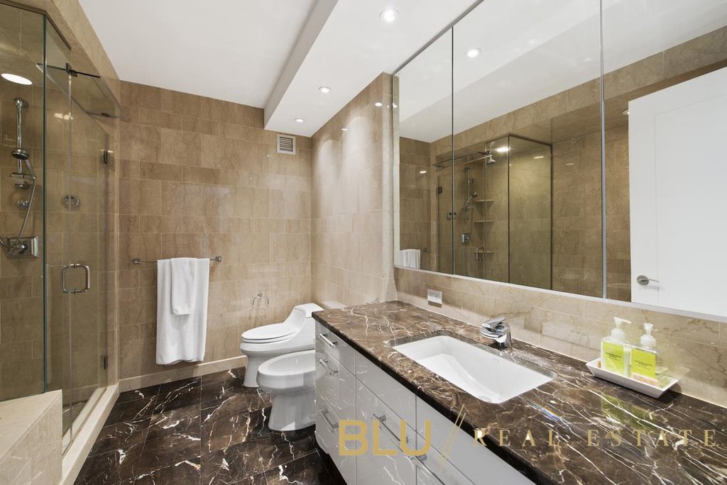 240 Riverside Boulevard, Unit 28BC photo 9