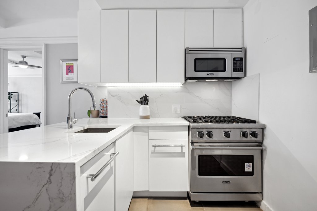235 West 102nd Street, Unit 7ML photo 3