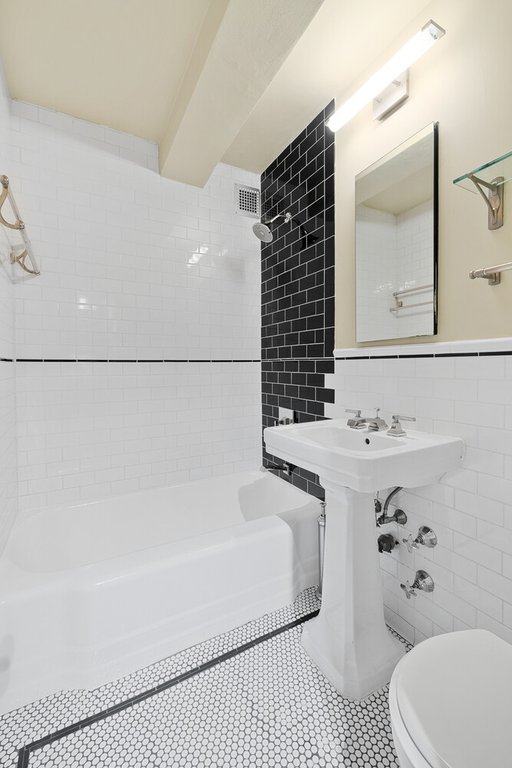 229 East 28th Street, Unit 4M photo 5