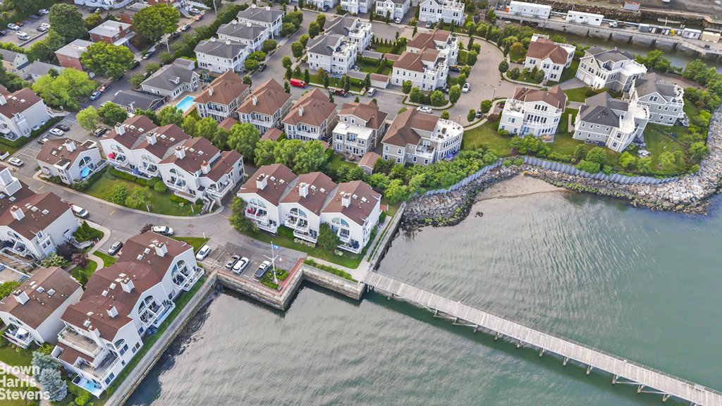 51 Island Point, Unit 51