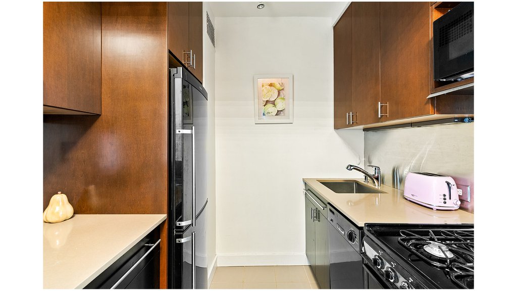 401 East 65th Street, Unit 14I photo 3