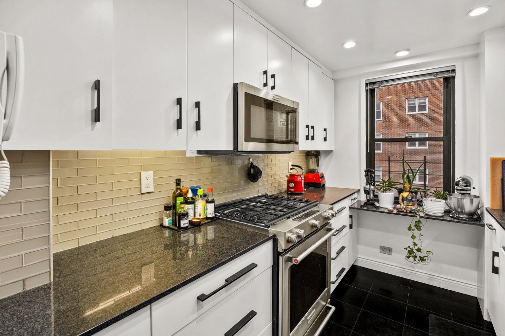 175 East 74th Street, Unit 12C photo 10