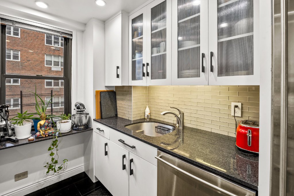 175 East 74th Street, Unit 12C photo 11