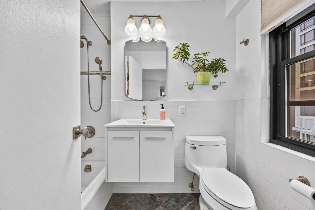 175 East 74th Street, Unit 12C photo 15