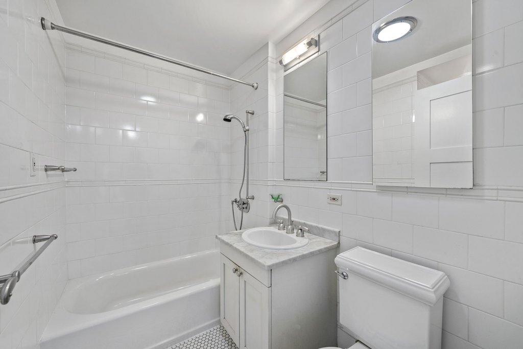 425 Fifth Avenue, Unit 23D photo 9