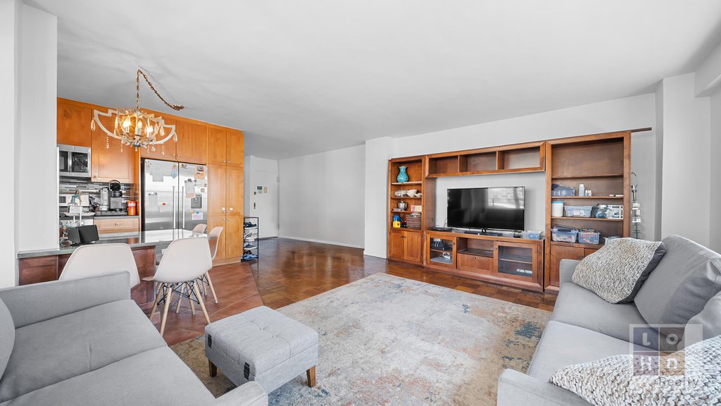 387 Grand Street, Unit K1107 photo 2