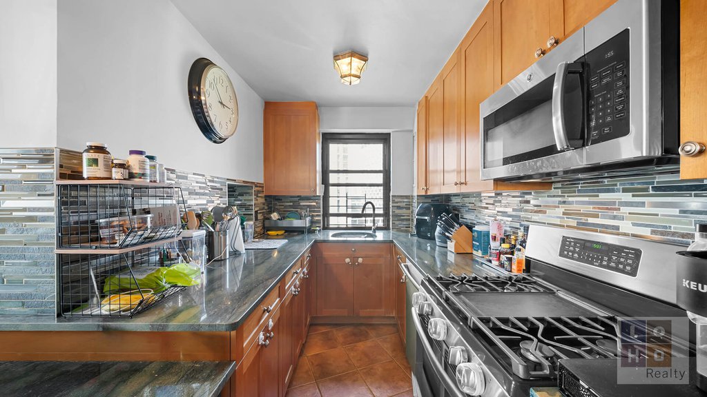 387 Grand Street, Unit K1107 photo 5