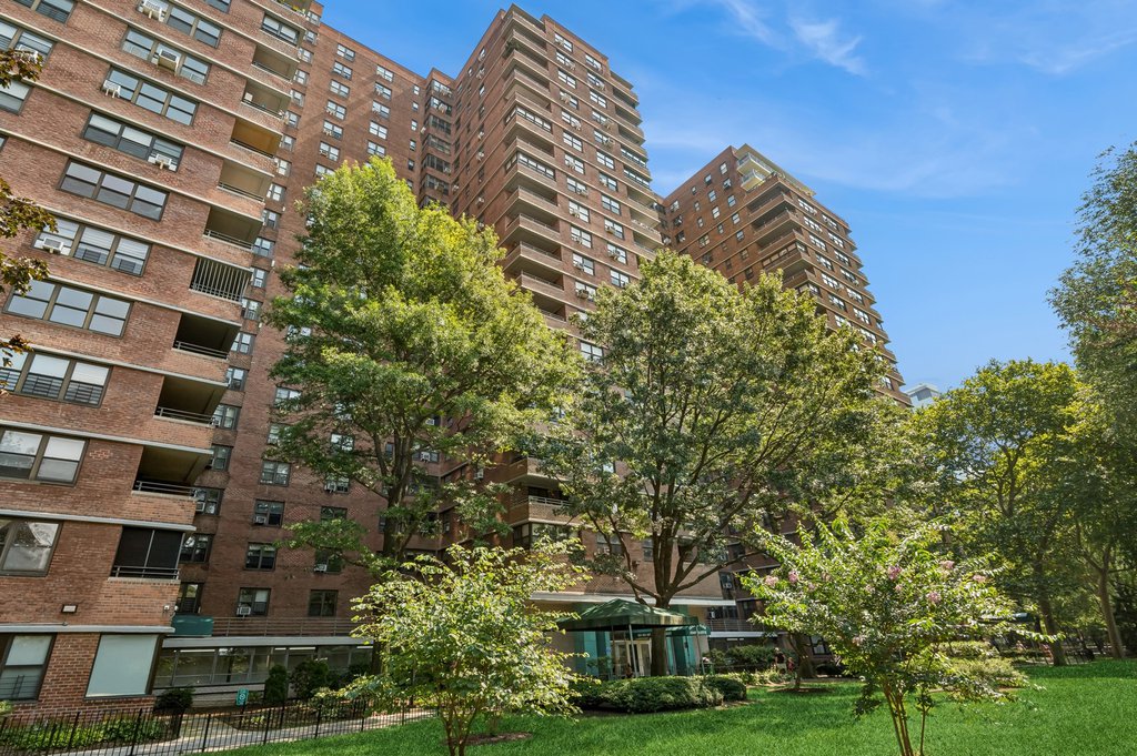 387 Grand Street, Unit K1107 photo 14