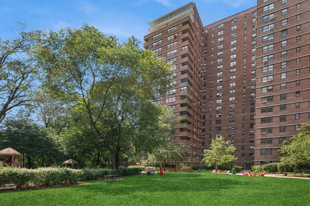 387 Grand Street, Unit K1107 photo 22