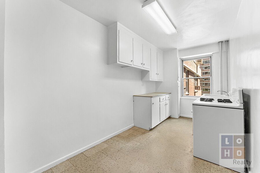 575 Grand Street, Unit 605 photo 8