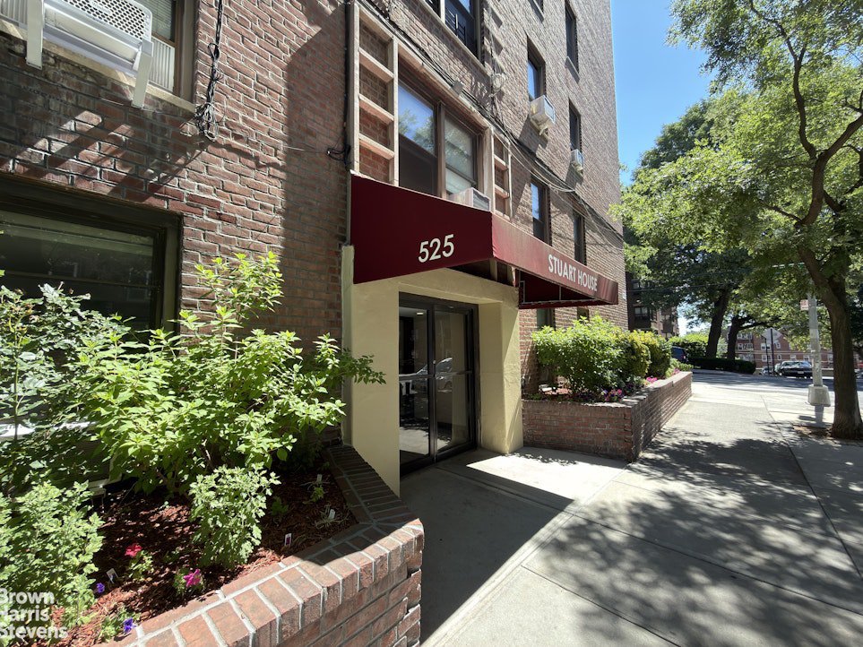 525 West 235th Street, Unit 6C photo 16