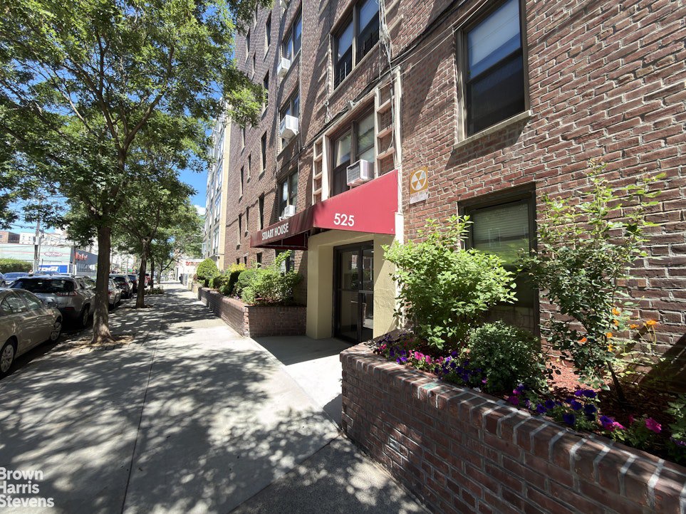 525 West 235th Street, Unit 6C photo 17