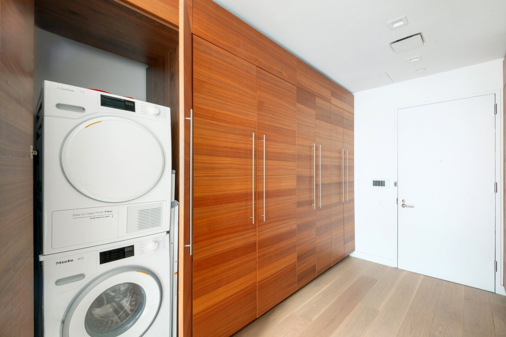21-21 31st Street, Unit 3H photo 6