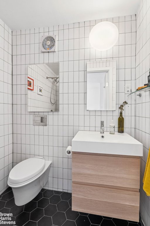 264 East Broadway, Unit C1107 photo 10