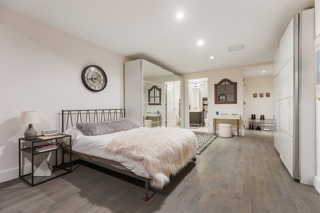 416 West 52nd Street, Unit 225 photo 2