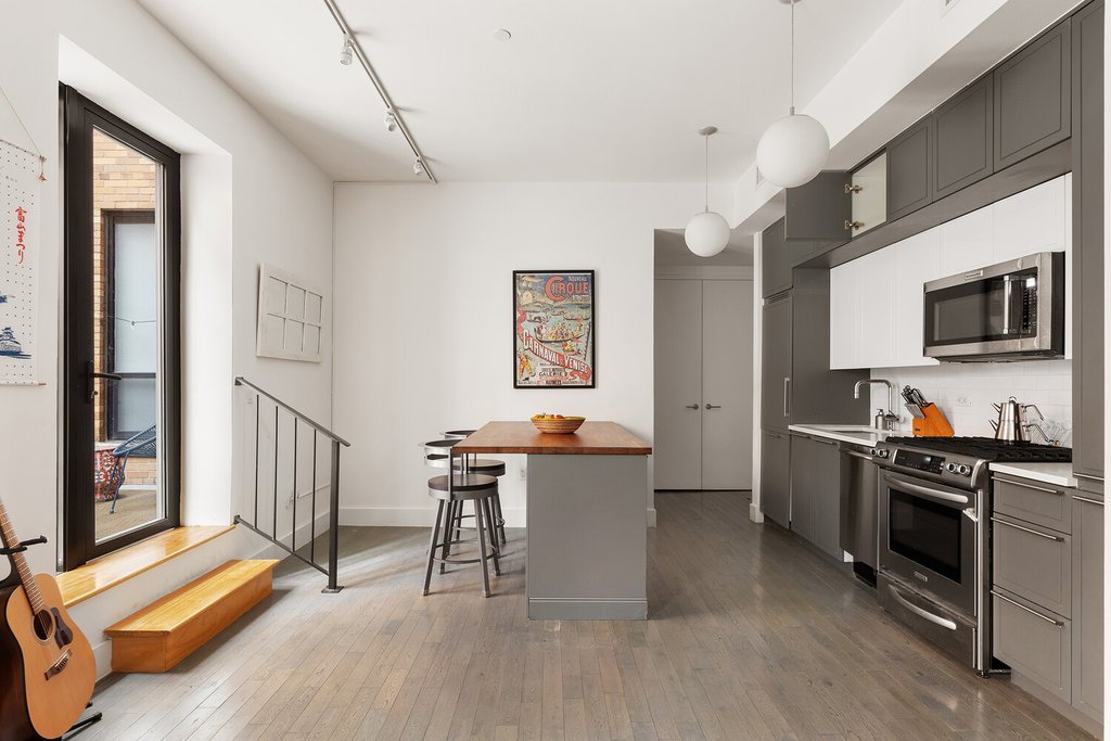 416 West 52nd Street, Unit 225 photo 7